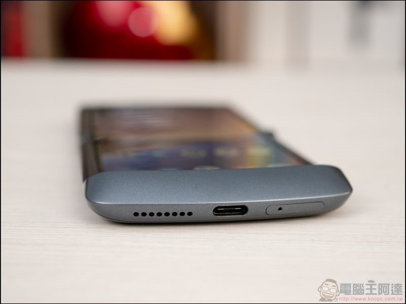 Motorola razr 5G 開箱評測 - 19 Motorola razr 5G 開箱評測 - 19