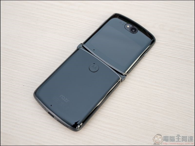 Motorola razr 5G 開箱評測 - 21 Motorola razr 5G 開箱評測 - 21