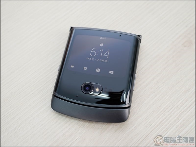 Motorola razr 5G 開箱評測 - 25 Motorola razr 5G 開箱評測 - 25