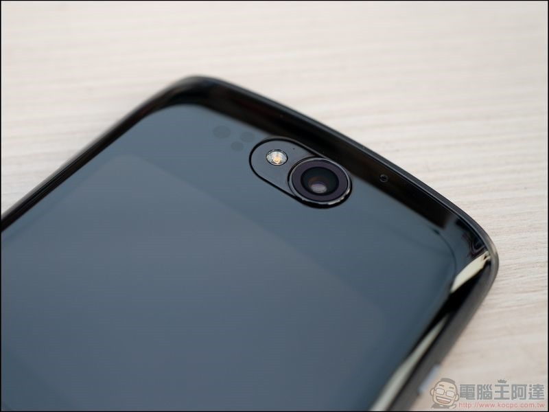 Motorola razr 5G 開箱評測 - 31 Motorola razr 5G 開箱評測 - 31