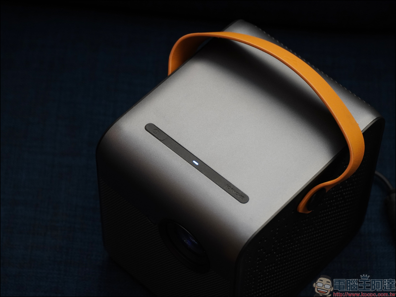 峰米 Dice 真無線智慧投影機開箱動手玩|遊戲、影音娛樂必備神器,支援 4K 高畫質播放、內建 Android TV, 200 吋大螢幕帶著走! - 電腦王阿達 峰米 Dice 真無線智慧投影機開箱動手玩|遊戲、影音娛樂必備神器,支援 4K 高畫質播放、內建 Android TV, 200 吋大螢幕帶著走! - 電腦王阿達
