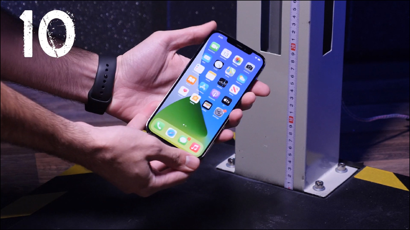 iPhone 12 Pro Max 對決 Galaxy Note 20 Ultra 跌落測試,看看究竟「超瓷晶盾面板」有多強? - 電腦王阿達 iPhone 12 Pro Max 對決 Galaxy Note 20 Ultra 跌落測試,看看究竟「超瓷晶盾面板」有多強? - 電腦王阿達