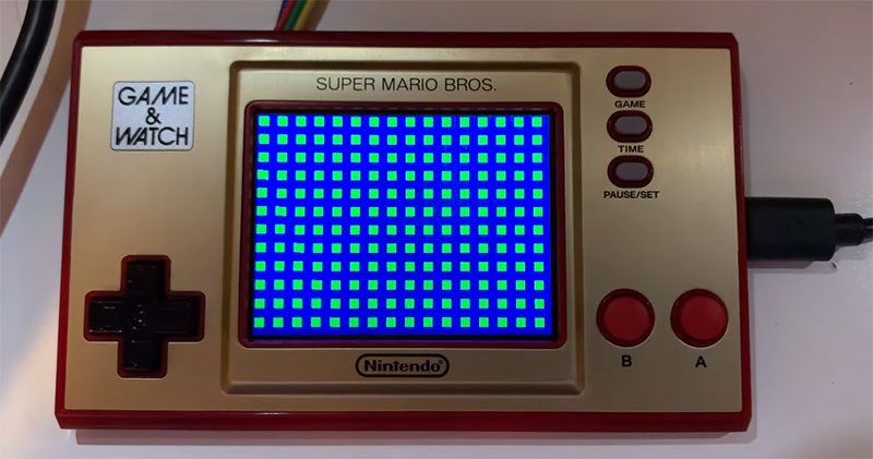 玩家破解「GAME & WATCH 超級瑪利歐兄弟」紀念掌機,成功玩上初代《毀滅戰士》(但犧牲很大) - 電腦王阿達 玩家破解「GAME & WATCH 超級瑪利歐兄弟」紀念掌機,成功玩上初代《毀滅戰士》(但犧牲很大) - 電腦王阿達