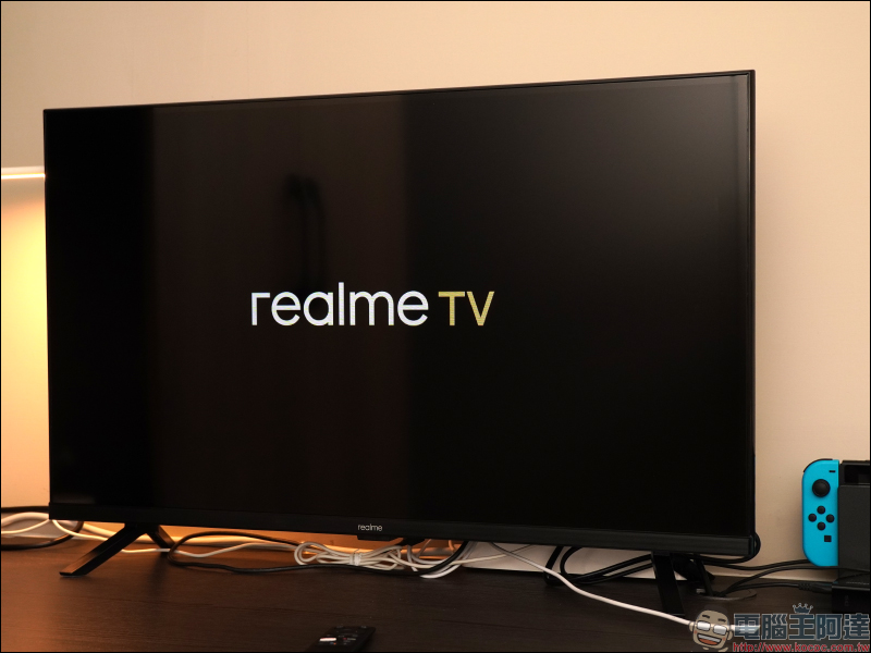 realme 智慧連網顯示器 32 型開箱動手玩|小空間與小資預算也能有大享受!Android TV 、24W杜比立體聲揚聲器、Chroma Boost 炫彩影像處理技術 - 電腦王阿達 realme 智慧連網顯示器 32 型開箱動手玩|小空間與小資預算也能有大享受!Android TV 、24W杜比立體聲揚聲器、Chroma Boost 炫彩影像處理技術 - 電腦王阿達