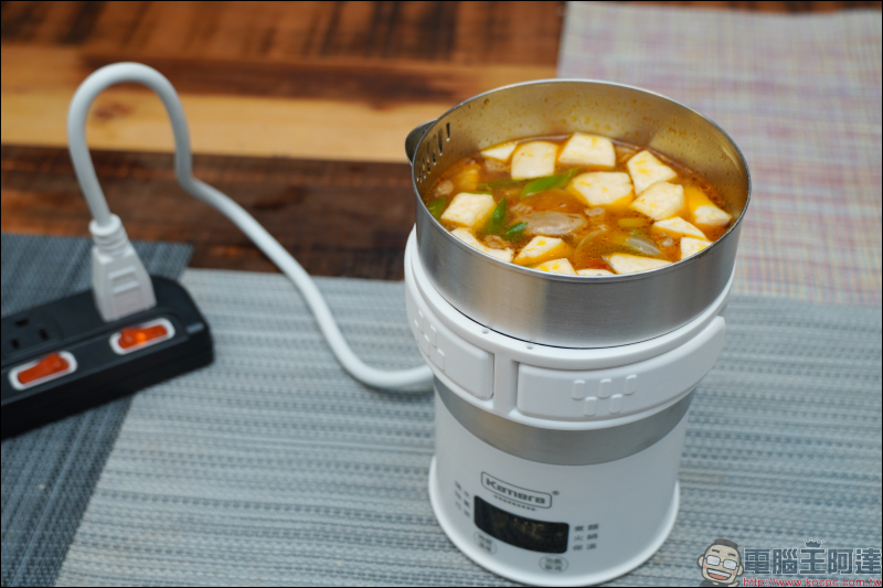 Kamera 料理&清掃週邊開箱動手玩|多功能料理鍋/旅行電熱水壺/時尚蒸煮飯盒等 3 款料理神器(同場加映:一秒無線吸塵器功能升級的吸塵器拖把頭) - 電腦王阿達 Kamera 料理&清掃週邊開箱動手玩|多功能料理鍋/旅行電熱水壺/時尚蒸煮飯盒等 3 款料理神器(同場加映:一秒無線吸塵器功能升級的吸塵器拖把頭) - 電腦王阿達