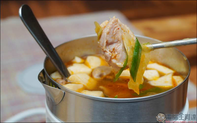 Kamera 料理&清掃週邊開箱動手玩|多功能料理鍋/旅行電熱水壺/時尚蒸煮飯盒等 3 款料理神器(同場加映:一秒無線吸塵器功能升級的吸塵器拖把頭) - 電腦王阿達 Kamera 料理&清掃週邊開箱動手玩|多功能料理鍋/旅行電熱水壺/時尚蒸煮飯盒等 3 款料理神器(同場加映:一秒無線吸塵器功能升級的吸塵器拖把頭) - 電腦王阿達