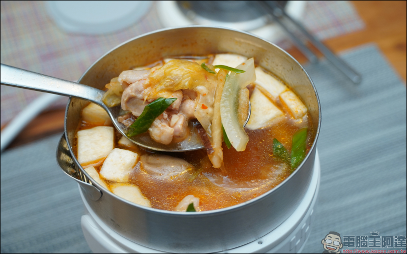 Kamera 料理&清掃週邊開箱動手玩|多功能料理鍋/旅行電熱水壺/時尚蒸煮飯盒等 3 款料理神器(同場加映:一秒無線吸塵器功能升級的吸塵器拖把頭) - 電腦王阿達 Kamera 料理&清掃週邊開箱動手玩|多功能料理鍋/旅行電熱水壺/時尚蒸煮飯盒等 3 款料理神器(同場加映:一秒無線吸塵器功能升級的吸塵器拖把頭) - 電腦王阿達