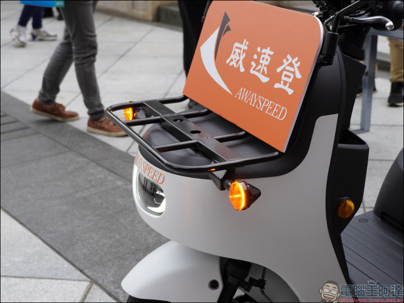 威剛科技旗下品牌威速登商用電動三輪車發表,與宏佳騰合作車體設計、成 Gogoro 換電聯盟新成員,滿足綠能物流商用需求 - 電腦王阿達 威剛科技旗下品牌威速登商用電動三輪車發表,與宏佳騰合作車體設計、成 Gogoro 換電聯盟新成員,滿足綠能物流商用需求 - 電腦王阿達