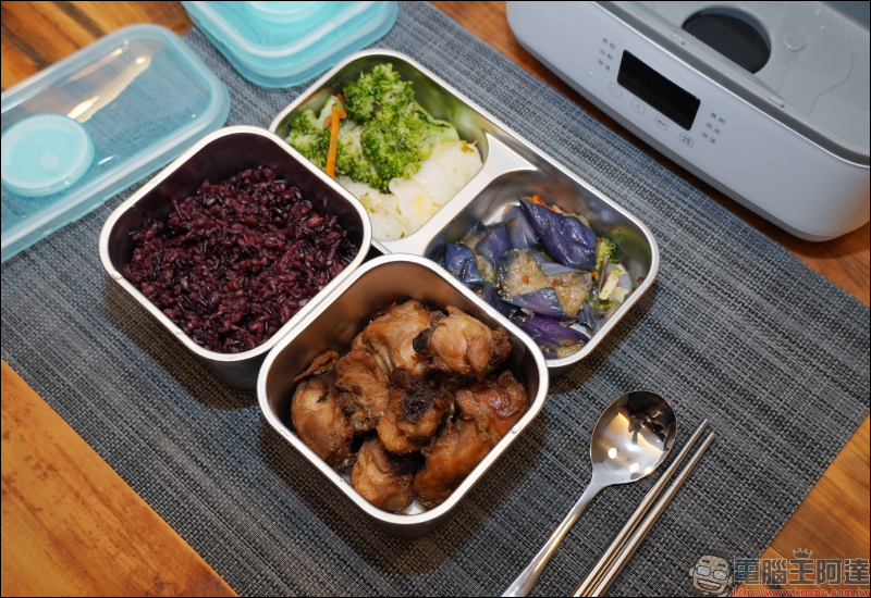 Kamera 料理&清掃週邊開箱動手玩|多功能料理鍋/旅行電熱水壺/時尚蒸煮飯盒等 3 款料理神器(同場加映:一秒無線吸塵器功能升級的吸塵器拖把頭) - 電腦王阿達 Kamera 料理&清掃週邊開箱動手玩|多功能料理鍋/旅行電熱水壺/時尚蒸煮飯盒等 3 款料理神器(同場加映:一秒無線吸塵器功能升級的吸塵器拖把頭) - 電腦王阿達