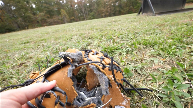 國外 YouTuber 製作空氣砲射出 1,000mph 棒球，實測可打穿假人和 9 個手套 - 電腦王阿達