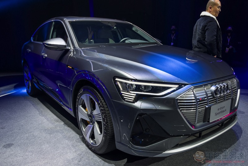 Audi e-tron 電動 SUV 正式在台開賣,更「黃金比例」的 55 quattro advanced 驚喜登場 - 電腦王阿達 Audi e-tron 電動 SUV 正式在台開賣,更「黃金比例」的 55 quattro advanced 驚喜登場 - 電腦王阿達