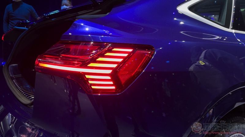 Audi e-tron 電動 SUV 正式在台開賣,更「黃金比例」的 55 quattro advanced 驚喜登場 - 電腦王阿達 Audi e-tron 電動 SUV 正式在台開賣,更「黃金比例」的 55 quattro advanced 驚喜登場 - 電腦王阿達