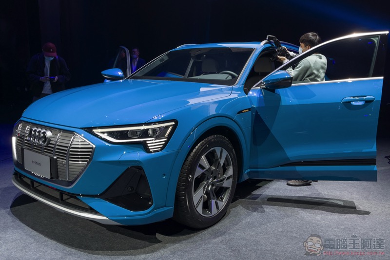 Audi e-tron 電動 SUV 正式在台開賣,更「黃金比例」的 55 quattro advanced 驚喜登場 - 電腦王阿達 Audi e-tron 電動 SUV 正式在台開賣,更「黃金比例」的 55 quattro advanced 驚喜登場 - 電腦王阿達