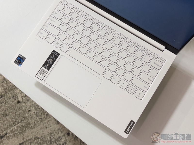 羽量輕盈 Lenovo Yoga Slim 7i Carbon 在台上市 - 電腦王阿達 羽量輕盈 Lenovo Yoga Slim 7i Carbon 在台上市 - 電腦王阿達