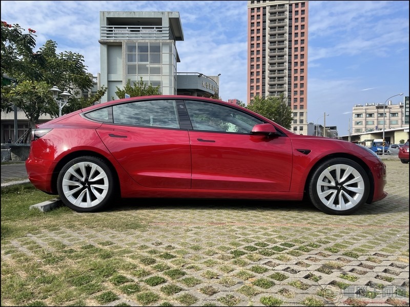 Tesla 在台推出線上商店服務,由試駕、定車與配件選購全部搞定 - 電腦王阿達 特斯拉 TESLA Model 3 2021 款開箱 - 02