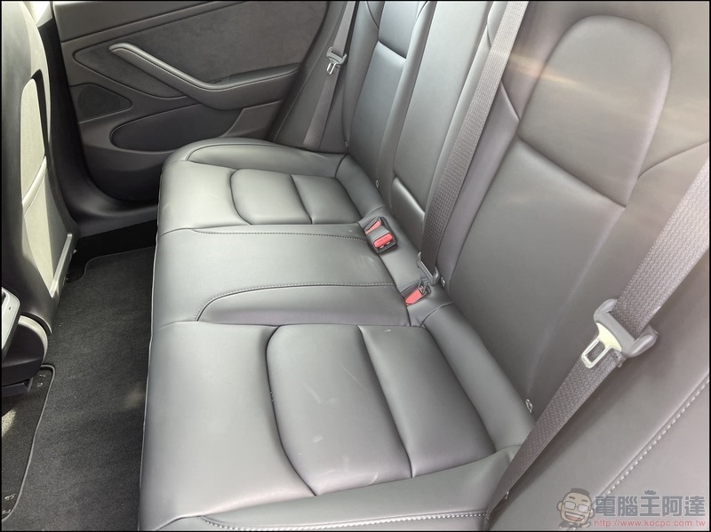 特斯拉 TESLA Model 3 2021 款開箱 - 20 特斯拉 TESLA Model 3 2021 款開箱 - 20