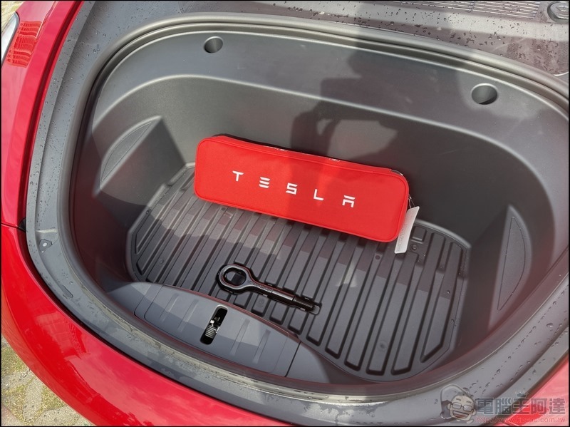 特斯拉 TESLA Model 3 2021 款開箱 - 24 特斯拉 TESLA Model 3 2021 款開箱 - 24