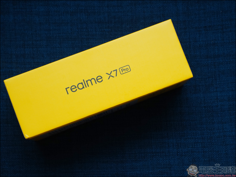 realme X7 Pro 開箱評測動手玩｜天璣 1000+ 5G 旗艦處理器、5G+5G 雙卡雙待、120Hz AMOLED 螢幕、50W SuperDART 超級閃充、4500mAh 超大電量 - 電腦王阿達