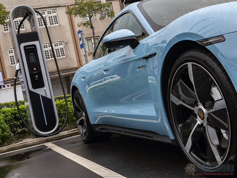 Porsche Taycan 4S 生活試駕體驗:它沒有瘋狂模式,你有 - 電腦王阿達 Porsche Taycan 4S 生活試駕體驗:它沒有瘋狂模式,你有 - 電腦王阿達