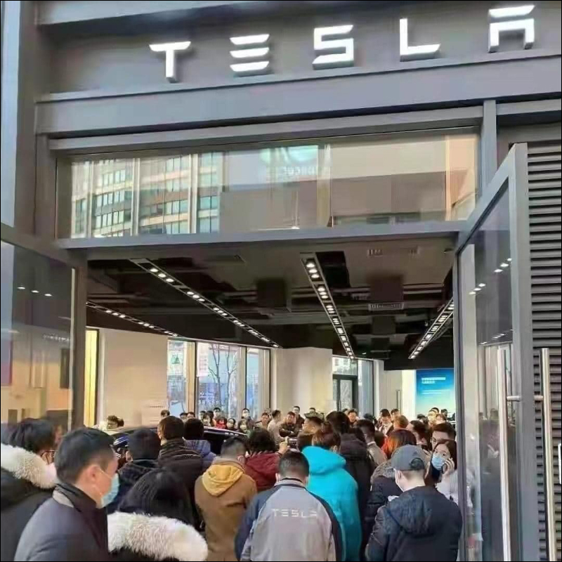 Tesla Model Y 在中國大賣，人氣爆棚擠爆各地特斯拉體驗店 - 電腦王阿達