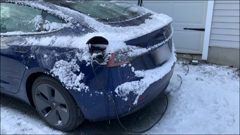 外國 YouTuber 進行 2021 新款 Tesla Model 3 寒冷冬季續航實測表現理想 - 電腦王阿達