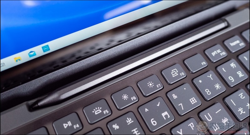 Dell Inspiron 13 7306 二合一筆記型電腦開箱 - 10 Dell Inspiron 13 7306 二合一筆記型電腦開箱 - 10