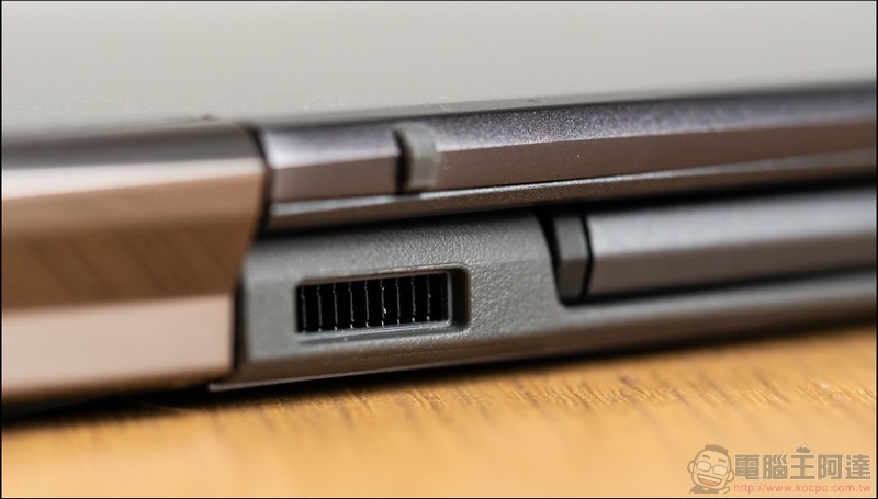 Dell Inspiron 13 7306 二合一筆記型電腦開箱 - 11 Dell Inspiron 13 7306 二合一筆記型電腦開箱 - 11