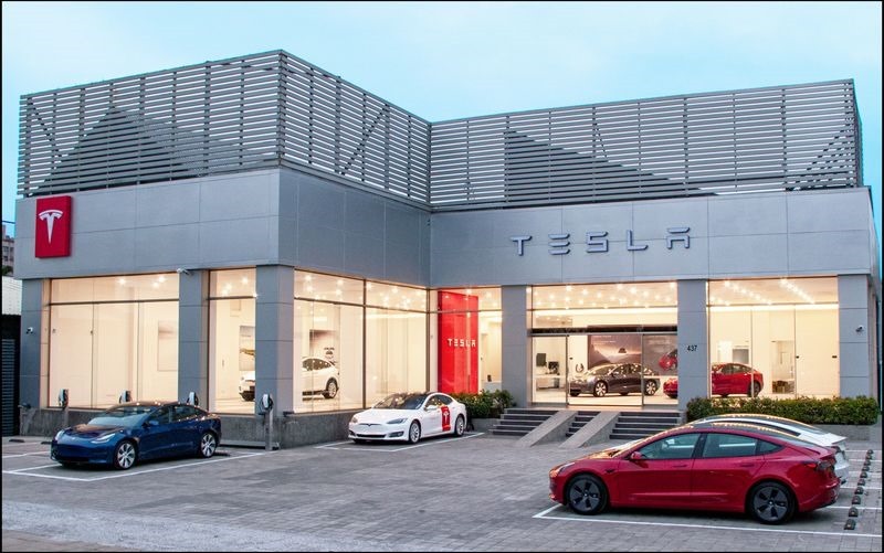 南臺灣首座 Tesla Center 高雄服務體驗中心將提供南部消費者從銷售、交付到保養維修的全方位服務。