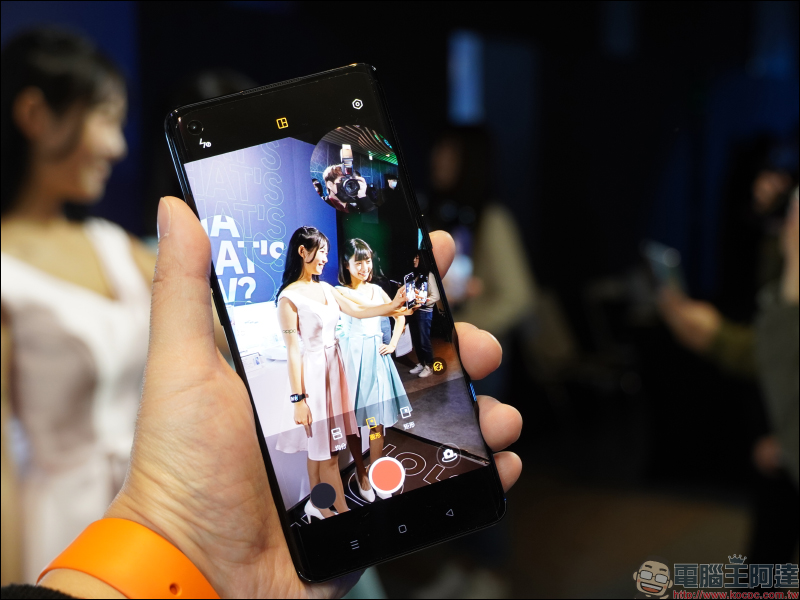 OPPO Reno5 、Reno5 Pro 正式在台發表:全新升級 AI 錄影、獨家 Reno Glow 2.0 星鑽工藝打造精緻外觀 - 電腦王阿達 OPPO Reno5 、Reno5 Pro 正式在台發表:全新升級 AI 錄影、獨家 Reno Glow 2.0 星鑽工藝打造精緻外觀 - 電腦王阿達