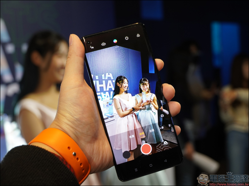 OPPO Reno5 、Reno5 Pro 正式在台發表:全新升級 AI 錄影、獨家 Reno Glow 2.0 星鑽工藝打造精緻外觀 - 電腦王阿達 OPPO Reno5 、Reno5 Pro 正式在台發表:全新升級 AI 錄影、獨家 Reno Glow 2.0 星鑽工藝打造精緻外觀 - 電腦王阿達