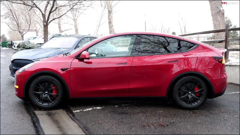 外國 YouTube 頻道評價福特純電野馬 Mustang Mach-E vs. 特斯拉 Model Y ,兩者有哪些差異? - 電腦王阿達 外國 YouTube 頻道評價福特純電野馬 Mustang Mach-E vs. 特斯拉 Model Y ,兩者有哪些差異? - 電腦王阿達