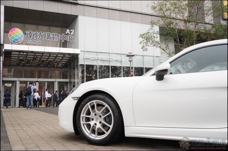 全球首間 Porsche Studio 保時捷都會概念店於南紡夢時代正式開幕 - 13
