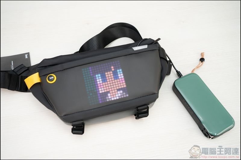 DIVOOM Pixoo LED發光像素單肩包 開箱 - 08 DIVOOM Pixoo LED發光像素單肩包 開箱 - 08