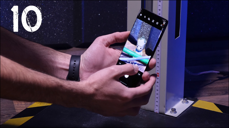 iPhone 12 Pro Max 對決三星 Galaxy S21 Ultra 跌落測試,究竟誰更耐摔? - 電腦王阿達 iPhone 12 Pro Max 對決三星 Galaxy S21 Ultra 跌落測試,究竟誰更耐摔? - 電腦王阿達