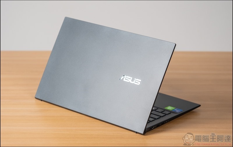 ASUS ZenBook 14 Ultralight 開箱 (UX435EGL) - 03 ASUS ZenBook 14 Ultralight 開箱 (UX435EGL) - 03