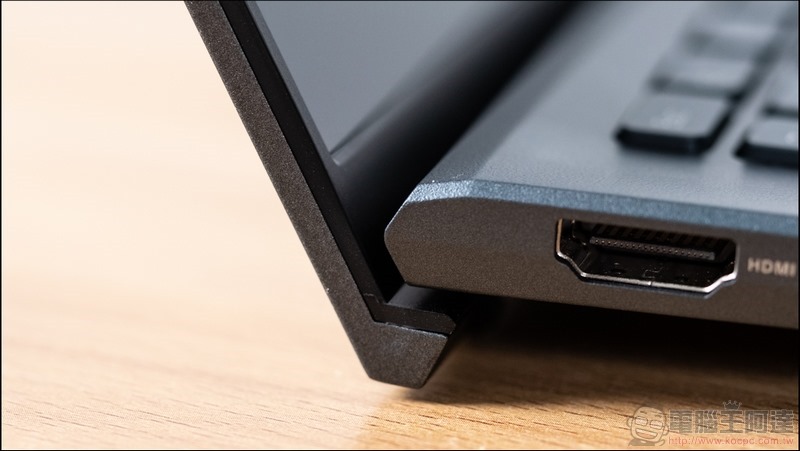 ASUS ZenBook 14 Ultralight 開箱 (UX435EGL) - 07 ASUS ZenBook 14 Ultralight 開箱 (UX435EGL) - 07