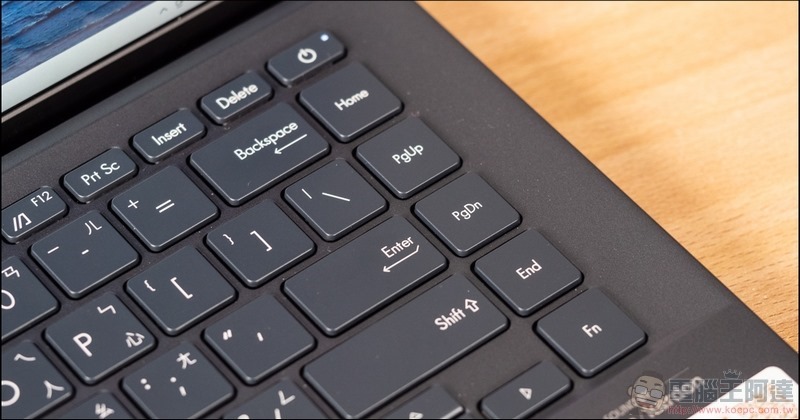 ASUS ZenBook 14 Ultralight 開箱 (UX435EGL) - 08 ASUS ZenBook 14 Ultralight 開箱 (UX435EGL) - 08