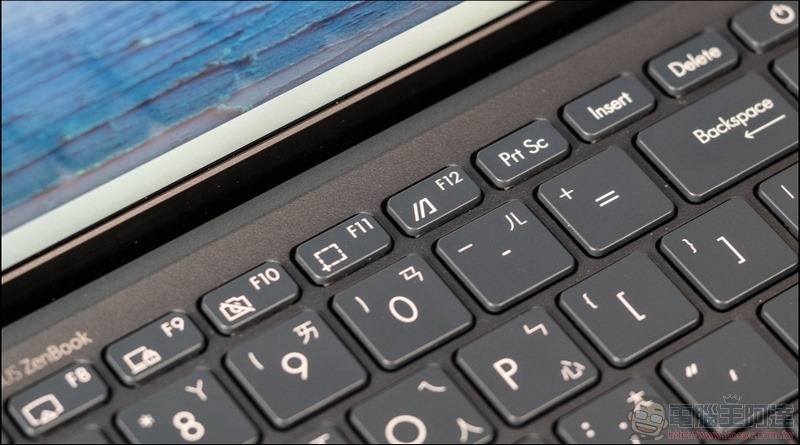 ASUS ZenBook 14 Ultralight 開箱 (UX435EGL) - 09 ASUS ZenBook 14 Ultralight 開箱 (UX435EGL) - 09