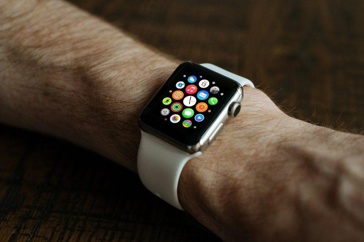 部分Apple Watch S5、SE發生充電故障　蘋果官方宣布免費維修 - 電腦王阿達
