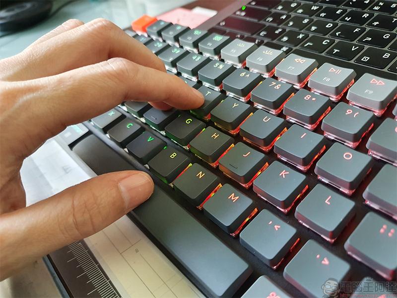 Keychron K3 75% 無線矮軸機械鍵盤開箱、動手玩,雙模四系統輕薄便攜第一名 - 電腦王阿達 Keychron K3 75% 無線矮軸機械鍵盤開箱、動手玩,雙模四系統輕薄便攜第一名 - 電腦王阿達