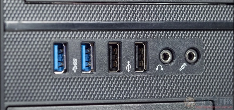 ASUS ExpertCenter D9 Tower (M900TA) 開箱 - 04 ASUS ExpertCenter D9 Tower (M900TA) 開箱 - 04