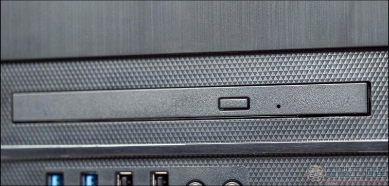 ASUS ExpertCenter D9 Tower (M900TA) 開箱 - 06 ASUS ExpertCenter D9 Tower (M900TA) 開箱 - 06