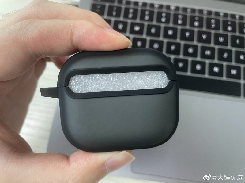 疑似 AirPods 3 真機曝光!外型相似 AirPods Pro 但採半入耳式設計,傳聞最快於 3/23 發表 - 電腦王阿達 疑似 AirPods 3 真機曝光!外型相似 AirPods Pro 但採半入耳式設計,傳聞最快於 3/23 發表 - 電腦王阿達