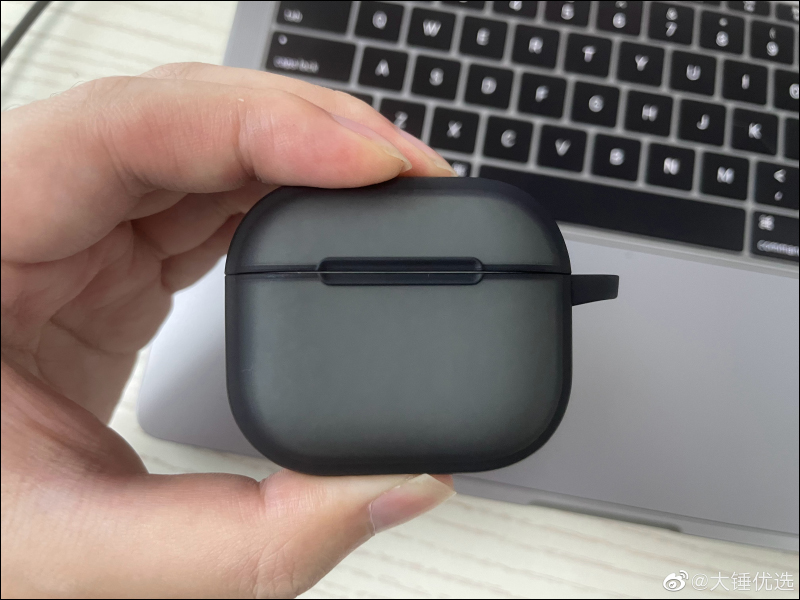 疑似 AirPods 3 真機曝光!外型相似 AirPods Pro 但採半入耳式設計,傳聞最快於 3/23 發表 - 電腦王阿達 疑似 AirPods 3 真機曝光!外型相似 AirPods Pro 但採半入耳式設計,傳聞最快於 3/23 發表 - 電腦王阿達