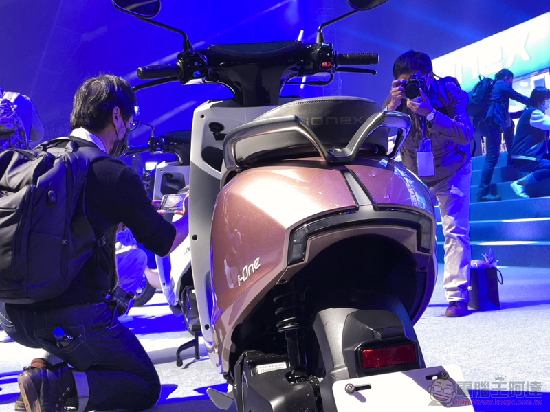 光陽 ionex 性能換電車 S7 與 S7R 登場,給 Gogoro 不只一點好看 - 電腦王阿達 光陽 ionex 性能換電車 S7 與 S7R 登場,給 Gogoro 不只一點好看 - 電腦王阿達
