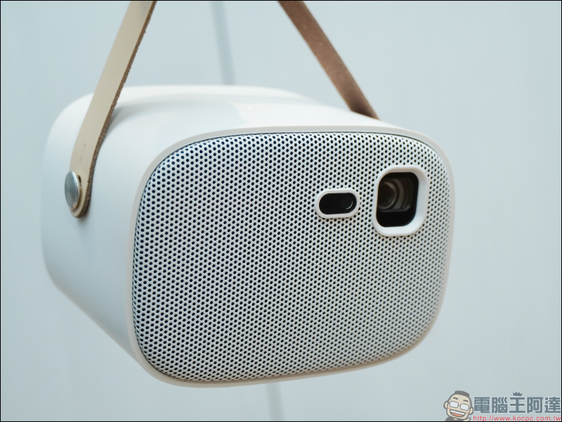 OVO U5 智慧投影機開箱動手玩:輕盈、護眼,150 吋掌上無框電視帶著走!正版第四台影音內容專屬優惠 - 電腦王阿達 OVO U5 智慧投影機開箱動手玩:輕盈、護眼,150 吋掌上無框電視帶著走!正版第四台影音內容專屬優惠 - 電腦王阿達