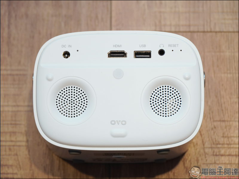 OVO U5 智慧投影機開箱動手玩:輕盈、護眼,150 吋掌上無框電視帶著走!正版第四台影音內容專屬優惠 - 電腦王阿達 OVO U5 智慧投影機開箱動手玩:輕盈、護眼,150 吋掌上無框電視帶著走!正版第四台影音內容專屬優惠 - 電腦王阿達
