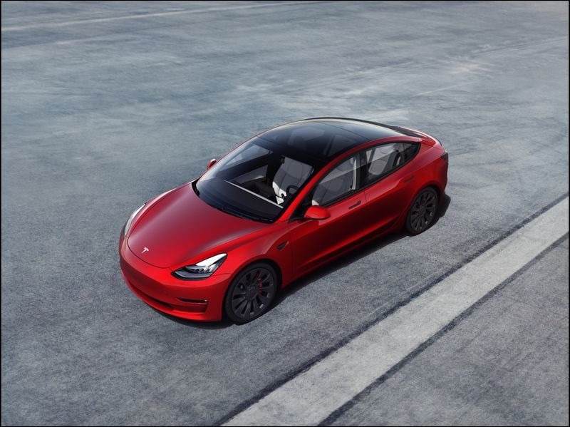 Tesla 首次推出限量白色內裝版本 Model 3 即全數售罄