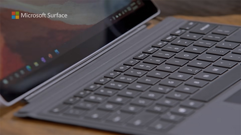 Surface Pro 7 新廣告釋出，這次槍口瞄準 iPad Pro 的鍵盤 - 電腦王阿達