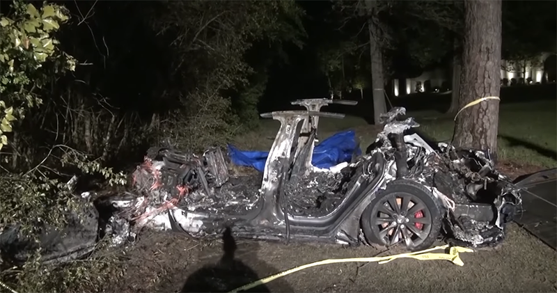 Tesla 兩死重大車禍花了數小時撲滅火勢後，發現根本沒人在駕駛座... - 電腦王阿達